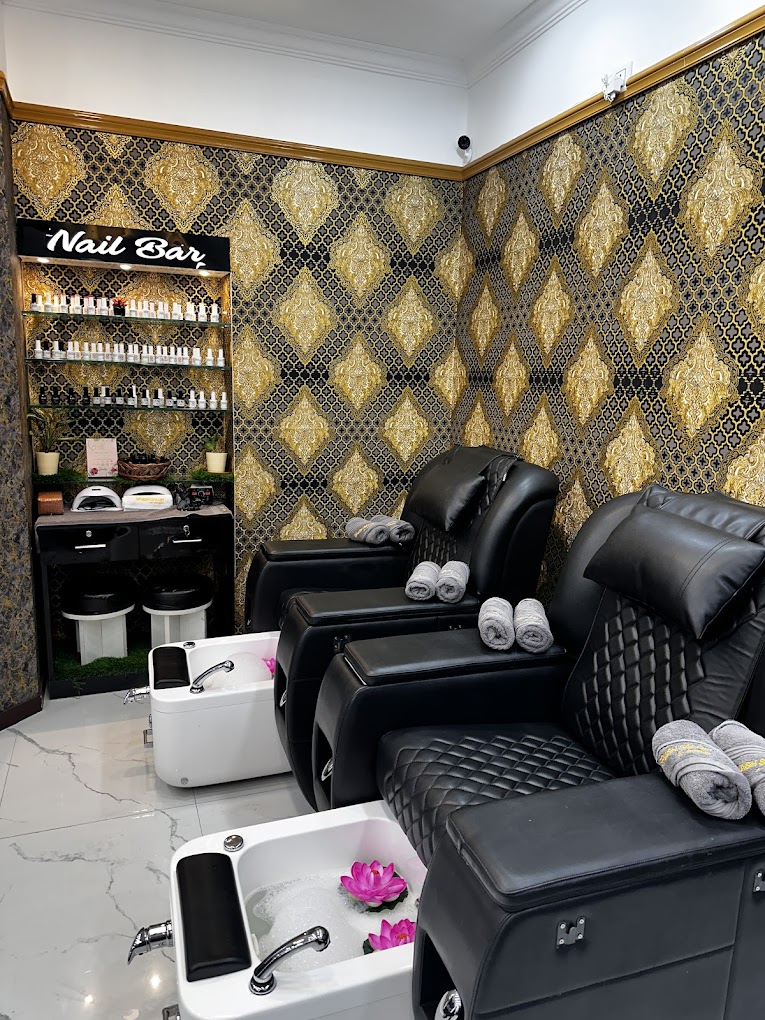 Image of Splashsalon at 100, Sarat Bose Rd, Garcha, Ballygunge, Kolkata,