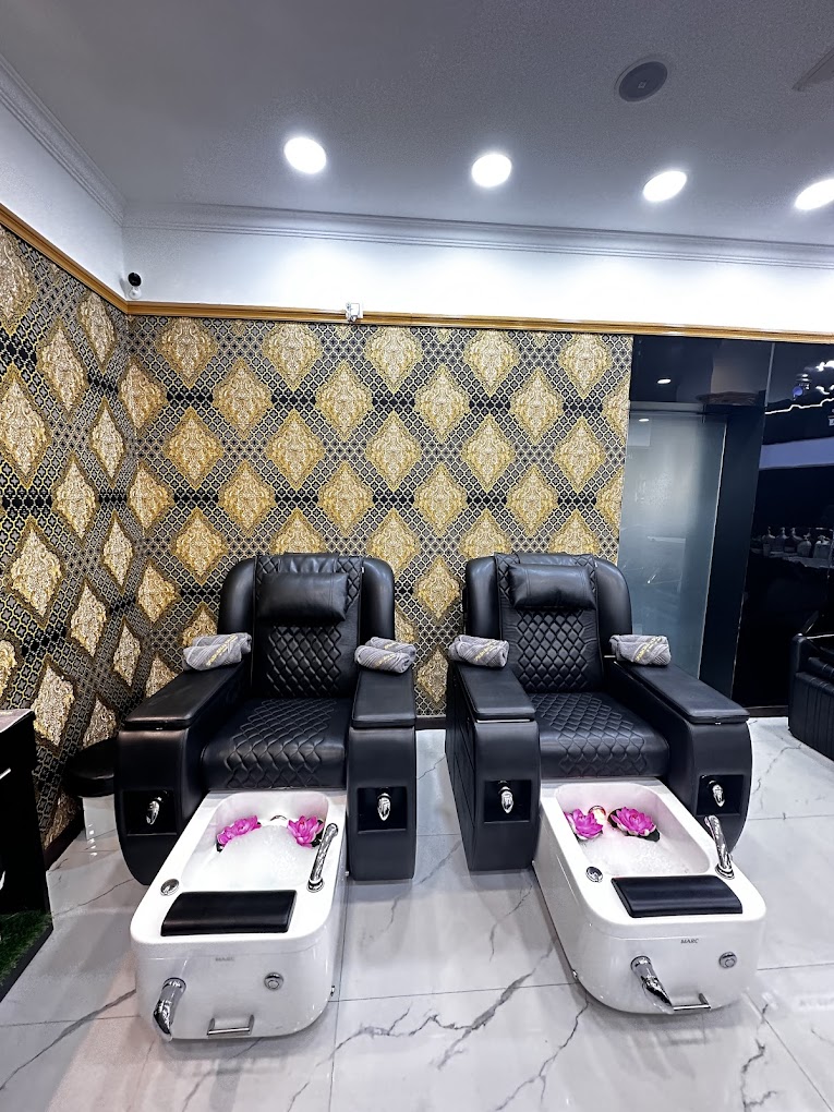 Image of Splashsalon at 100, Sarat Bose Rd, Garcha, Ballygunge, Kolkata,