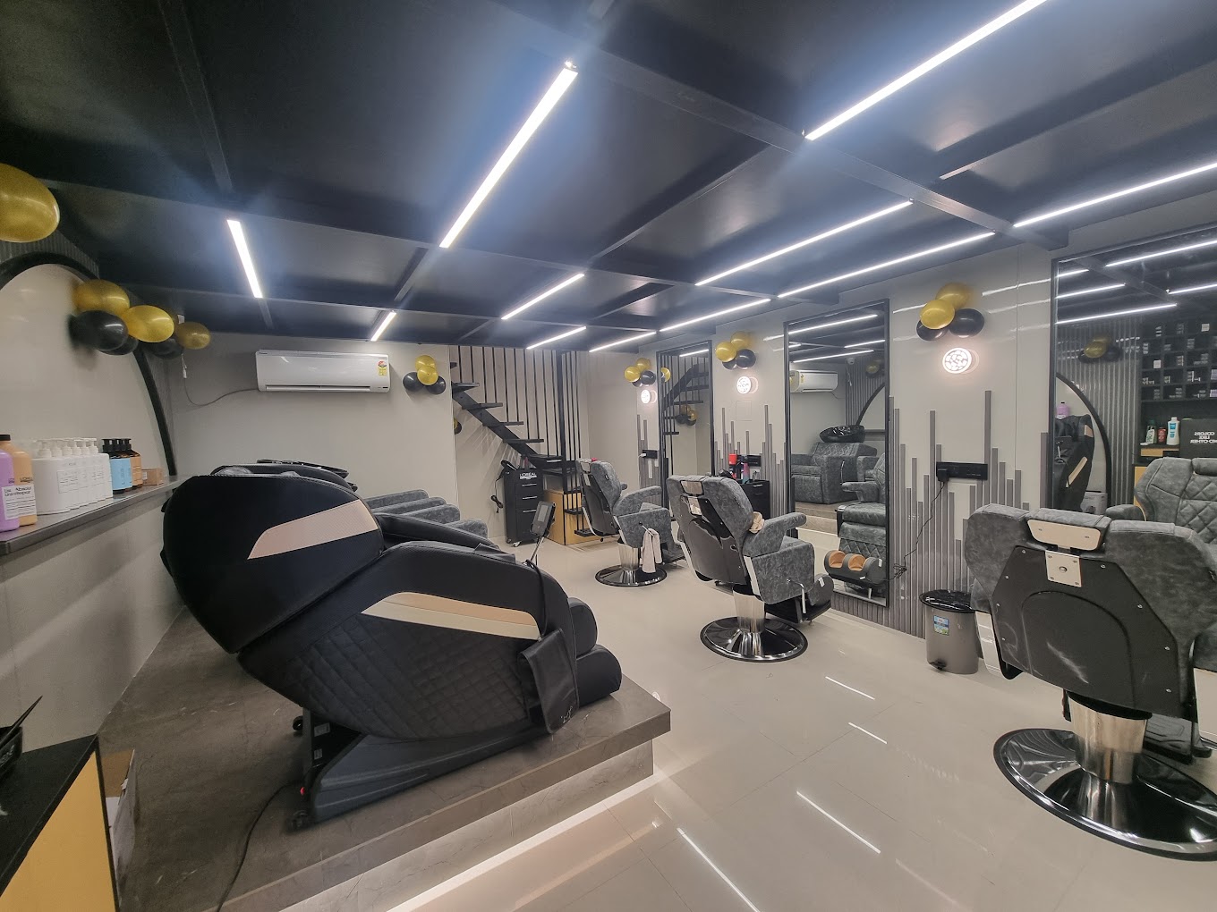 Image of TheKumarSaloon2 at shop no 109, above hdfc bank, fortune imperia , speedwell party plot road, Rajkot 360005