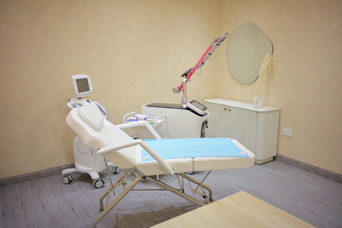 Image of AuraSkinLaserClinic at TG Plaza, Khawaja Safdar Rd, Saddar Cantt Sialkot Cantonment, Sialkot, Punjab 51040, Pakistan