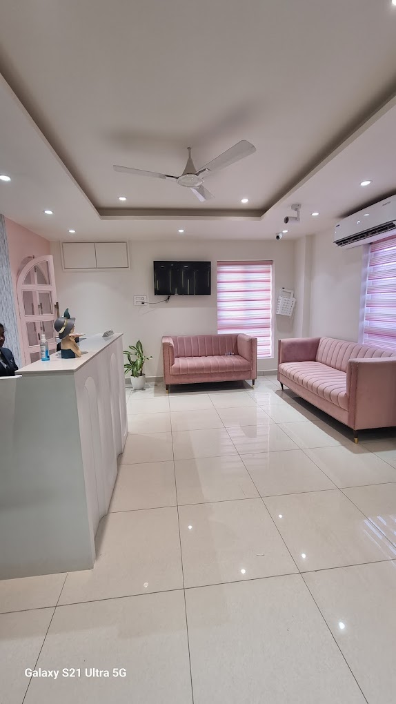 Image of hkpermanentmakupclinic at Plot No.43, 2nd floor, Gurunanak colony, opp. S B I Bank,