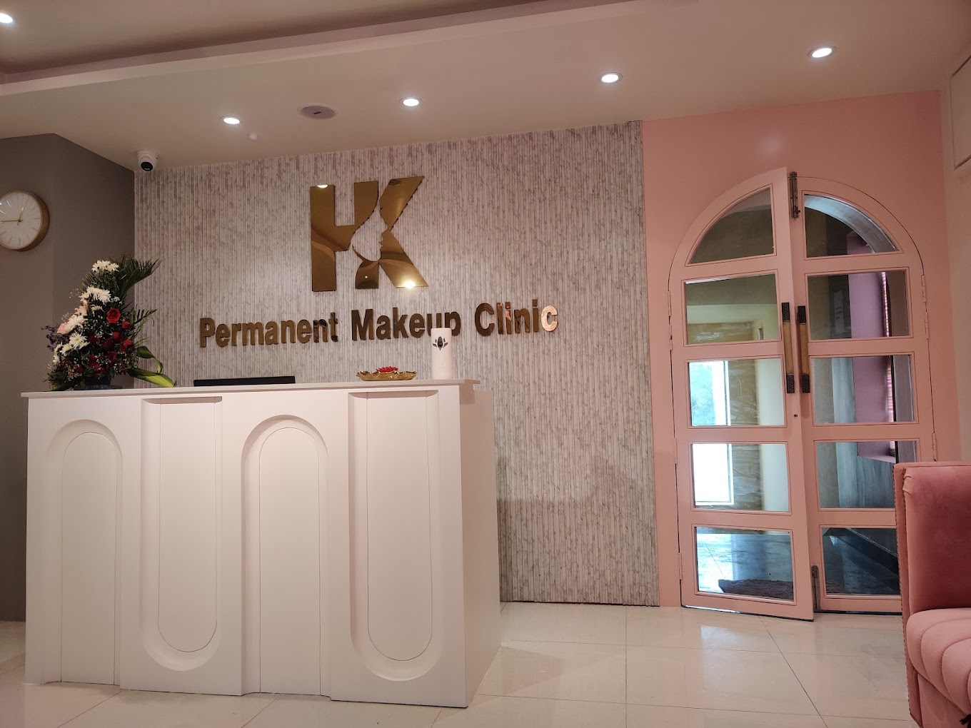 Image of hkpermanentmakupclinic at Plot No.43, 2nd floor, Gurunanak colony, opp. S B I Bank,