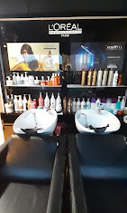 Image of HeadTurners at Sushil Residency 49 BT Road beside puma store kolkata 700058