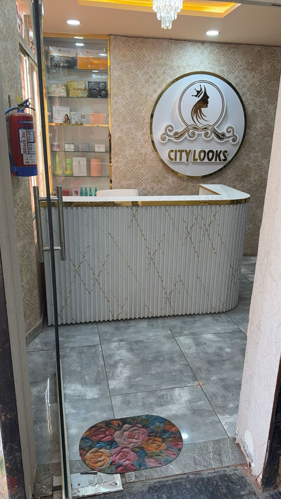 Image of citylookssalonandcosmetics at 1/803, opp. Kalptaru Appartment, Vardan Khand, Sector 1, Gomti Nagar,