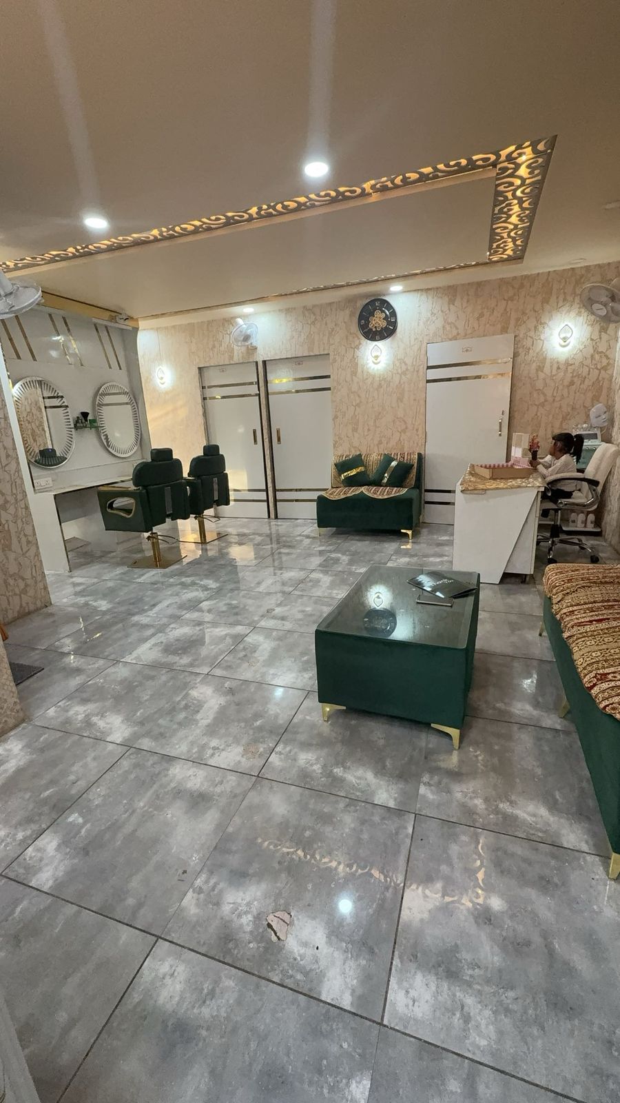 Image of citylookssalonandcosmetics at 1/803, opp. Kalptaru Appartment, Vardan Khand, Sector 1, Gomti Nagar,