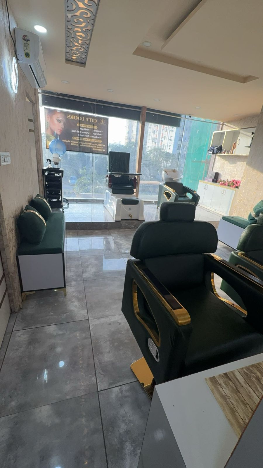 Image of citylookssalonandcosmetics at 1/803, opp. Kalptaru Appartment, Vardan Khand, Sector 1, Gomti Nagar,