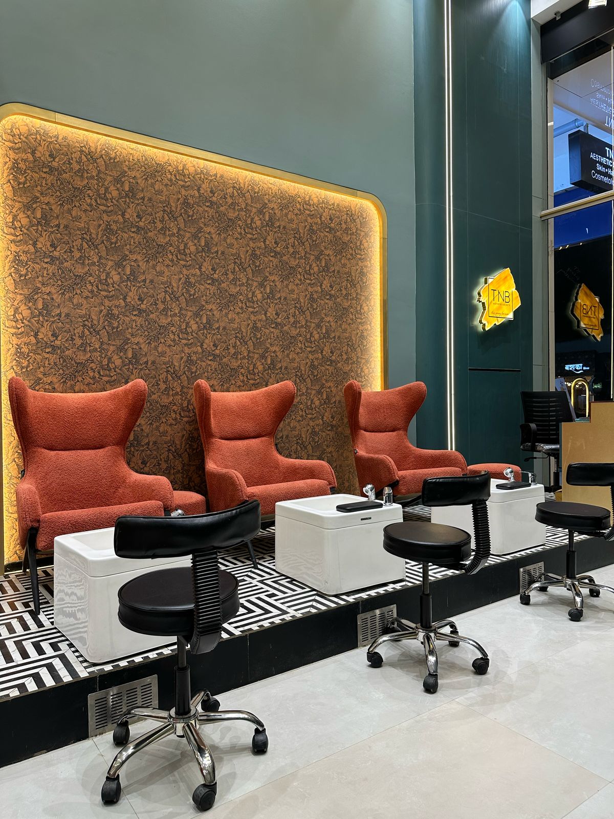 Image of Salon18 at Bizz zone complex,beside Starbucks