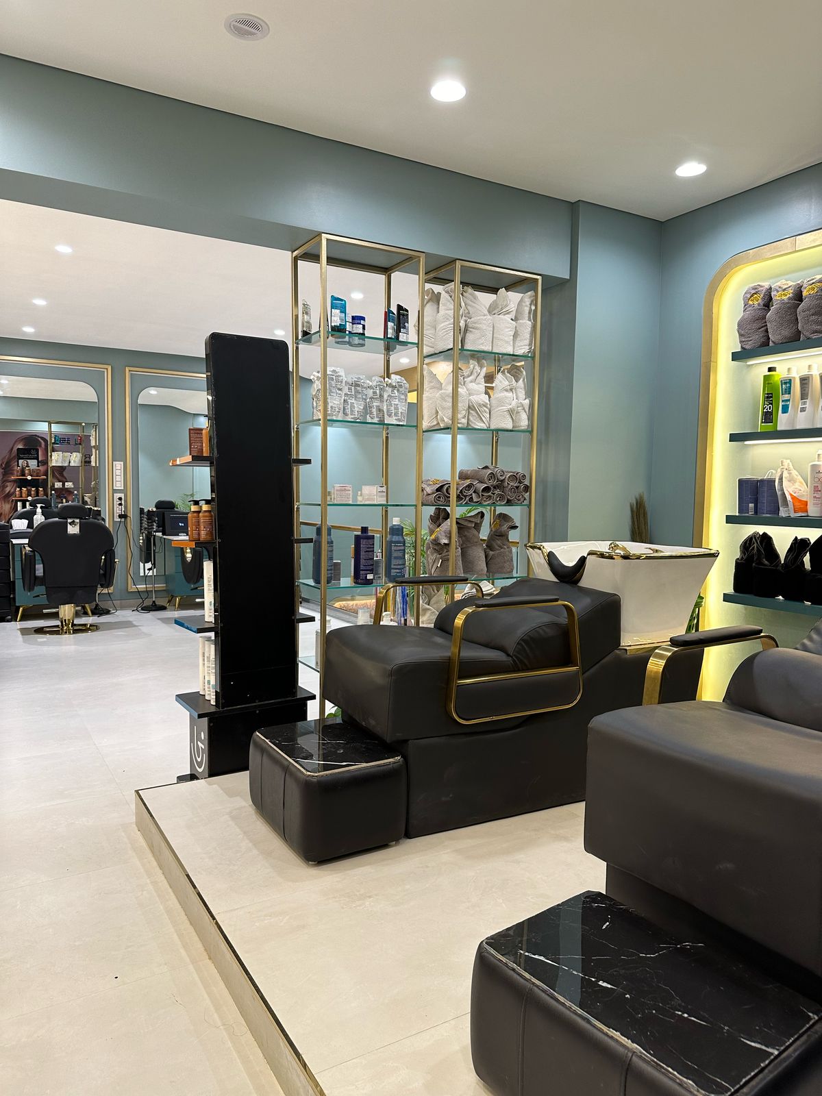 Image of Salon18 at Bizz zone complex,beside Starbucks