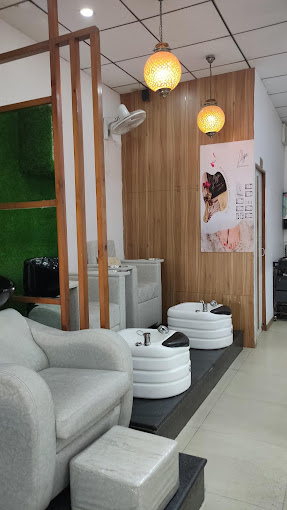 Image of AllureFamilySalon at SCO-6, Ground Floor,