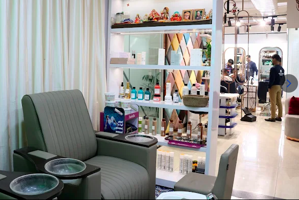 Image of MirrorMirror1 at MIRROR-MIRROR
Emmar digi homes Club House Sector 62