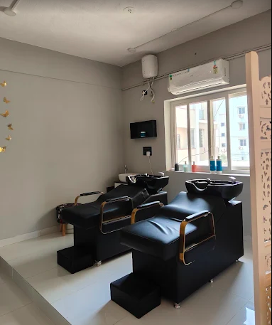 Image of Hails at Above ushodaya. Orange prathista, janapriya, kapra.