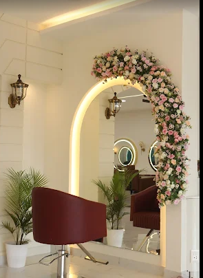 Image of Tribesalon3 at Thripunithura