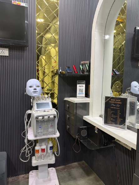 Image of KINGSAINHAIRSTUDIO at MALL GODOWN ROAD, NEAR SETH KEDARNATH DHARMSHALA, KOTKAPURA, 151204