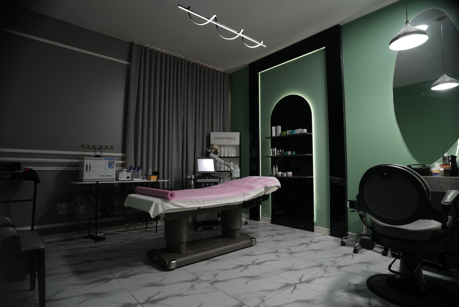 Image of Privatevillagentssalon at أبو ظبي ، خليفة أ - بالقرب من مخابز السلطان - أبو ظبي