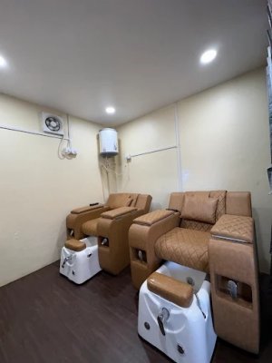 Image of ADUIUnisexSalonandSpa at 1ST FLOOR OJING COMPLEX,ROCKLAND,TEZU