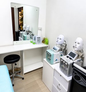 Image of GoldenFeatherFamilySalon at Bengaluru