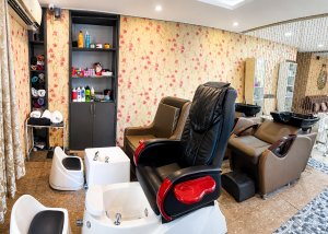 Image of GoldenFeatherFamilySalon at Bengaluru