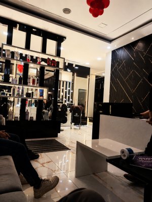 Image of KayaalTheluxuriousbeautylounge at Kodakara Opp: Trends ,chalakudy road
