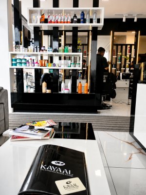 Image of KayaalTheluxuriousbeautylounge at Kodakara Opp: Trends ,chalakudy road
