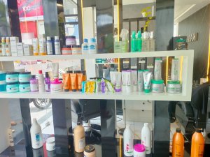 Image of KayaalTheluxuriousbeautylounge at Kodakara Opp: Trends ,chalakudy road
