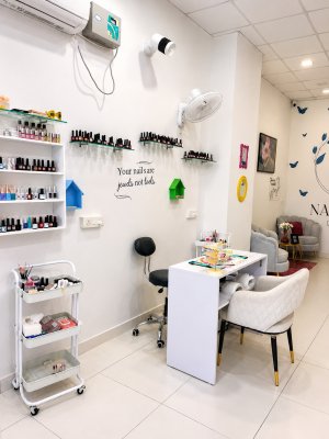 Image of salon1770468630 at 1. 144, FF, Paras Trinity Sector 63, Maidawas Road Gurgaon.
