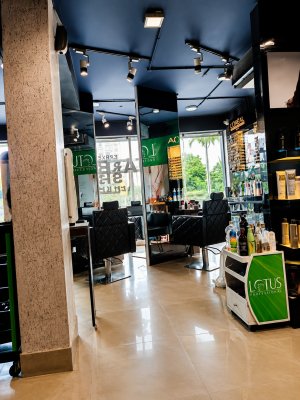 Image of HeadTurners at Sushil Residency 49 BT Road beside puma store kolkata 700058