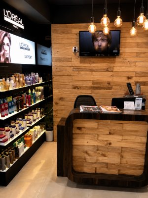 Image of HeadTurners at Sushil Residency 49 BT Road beside puma store kolkata 700058