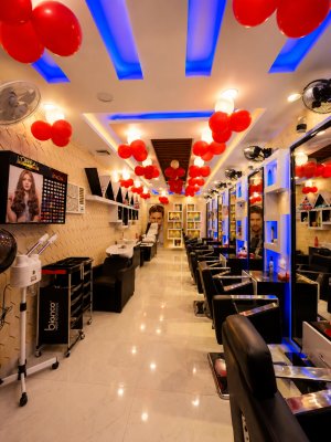 Image of gloriousbeautystudio at Opposite The Park Resturant Club Road Mithanpura.
