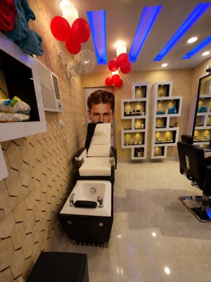Image of gloriousbeautystudio at Opposite The Park Resturant Club Road Mithanpura.