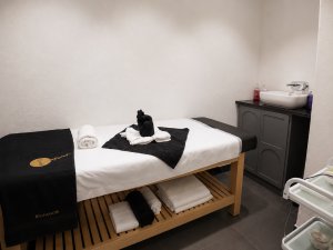 Image of MonsoonSalon at 1st Floor, BP Commercial, Near Spanish Garden, Zoo Road,