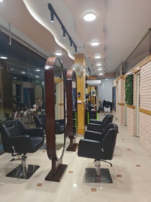 Image of BruUnisexSalon at 1st floor, Thanks' Court, 301, 4th Cross Rd, near St George Collage, OMBR Layout, Banaswadi, Bengaluru, Karnataka 560043