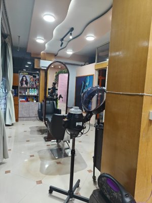Image of BruUnisexSalon at 1st floor, Thanks' Court, 301, 4th Cross Rd, near St George Collage, OMBR Layout, Banaswadi, Bengaluru, Karnataka 560043