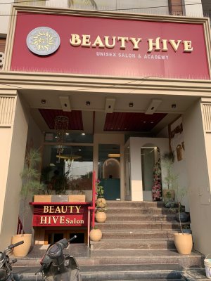 Image of BeautyHiveSalon at Basement & Ground Floor, Shop 239, Dabra Chowk Rd, near Axis Bank, Model Town, Hisar, Haryana 125001