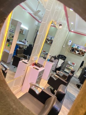Image of GLOWEENVY at Janakpuri