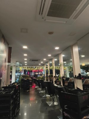 Image of Toniandguyessensualskaloor at No 35/1971, A 64, 2406, Kaloor - Kadavanthara Rd, opposite Cafe 17, Kathrikadavu, Kaloor, Kochi, Ernakulam, Kerala 682017, India