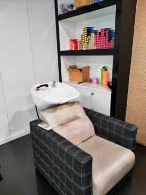 Image of Toniandguyessensualskaloor at No 35/1971, A 64, 2406, Kaloor - Kadavanthara Rd, opposite Cafe 17, Kathrikadavu, Kaloor, Kochi, Ernakulam, Kerala 682017, India