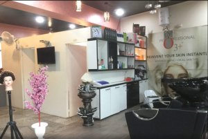 Image of PinkScissorUnisexSalon at SFD Tower, Bhuteshwar Road, Infront of Jal Nigam, Krishna Nagar