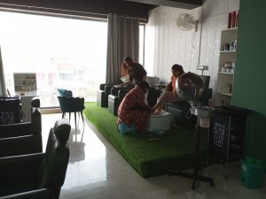 Image of SR-AFamilySalon at SCO 2, MOTIA HARMONY CITY, Mundi Kharar Rd, Sector 126, Model Town, Mundi Kharar,