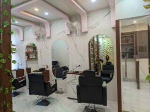 Image of RKSalonAndAcademy at Teen Lalten Chowk Bettiah