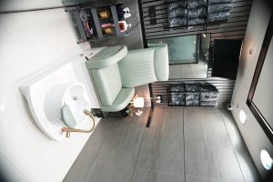 Image of SLENCOGENTSSALOON at UAE