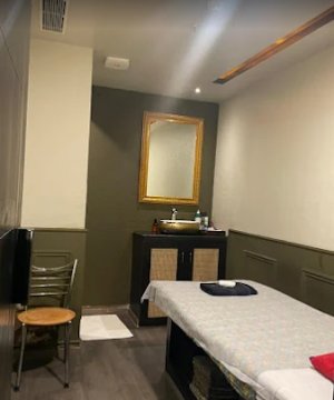 Image of buddhaspa1 at 106, South point Mall, Golf Course Rd, DLF Phase 5, Sector 53.