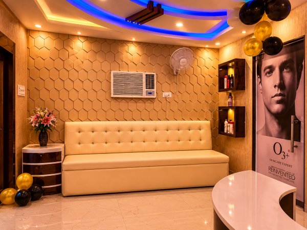 Image of gloriousbeautystudio at Opposite The Park Resturant Club Road Mithanpura.